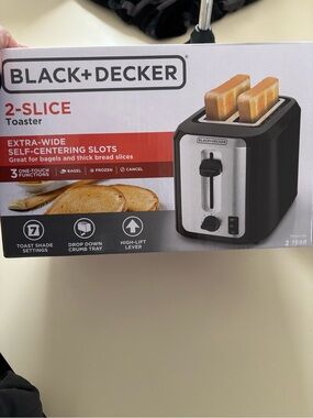 BLACK+DECKER 2-Slice Toaster in Black and Stainless Steel